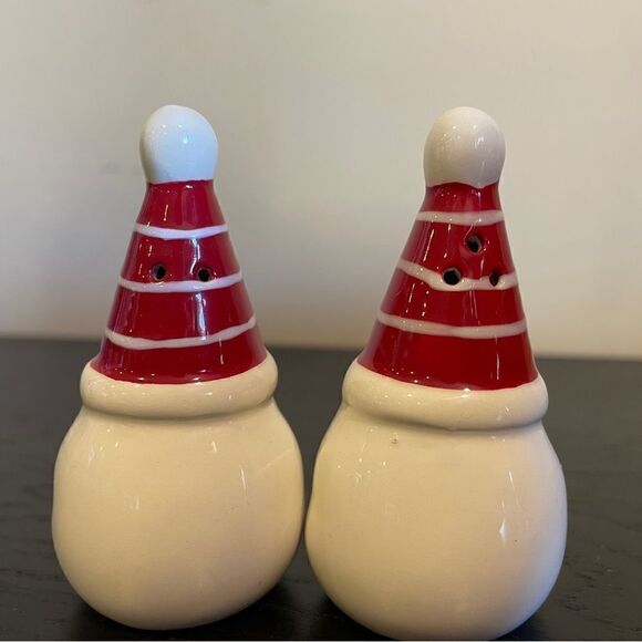 Holiday Snack/ Candy Dish and Santa Salt & Pepper Shaker Bundle. - Picture 7 of 7